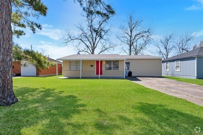Building Photo - 7209 Blue Jay Dr Rental