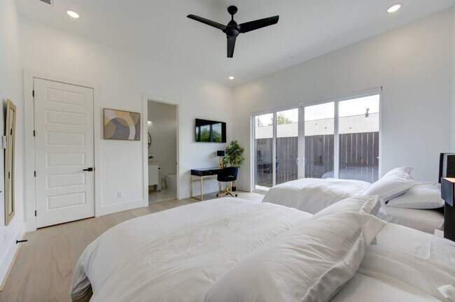 Photo - 5702 Fairdale Ln