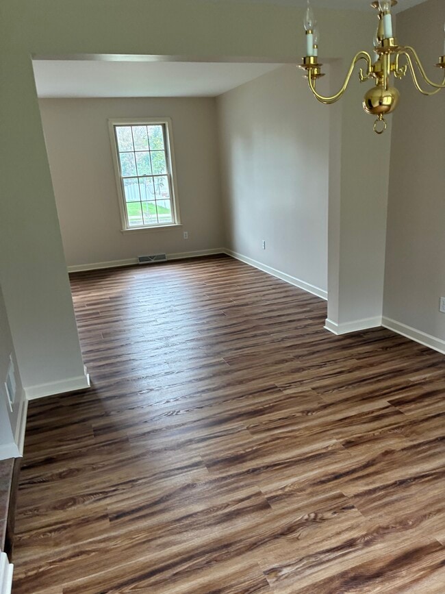 Photo - 105 Wheatfield Ct