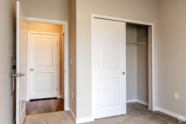 1BR, 1BA - 609SF