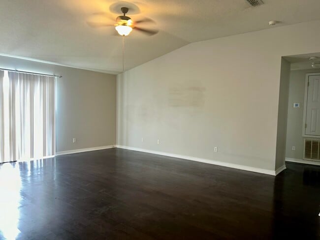 Photo - 218 Trish Dr