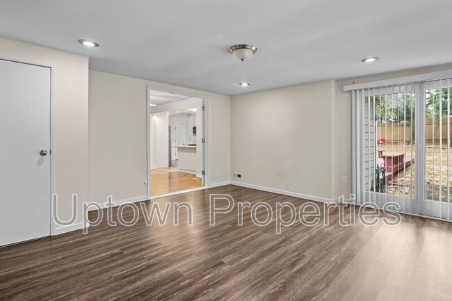 Photo - 9520 SW Cypress St