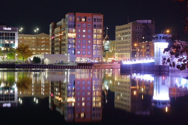 Metreau Apartments