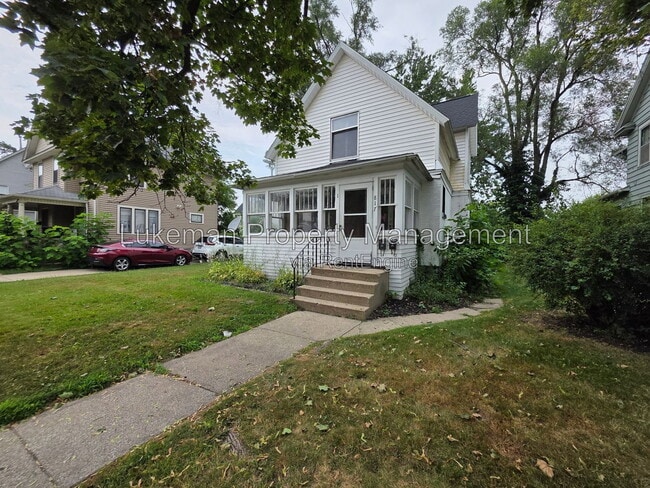 Building Photo - 817 Egleston Ave Unit 1