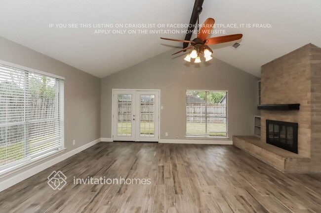 Photo - 2210 Colonial Ct N