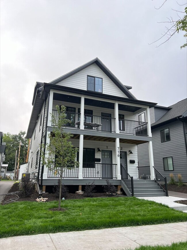 Building Photo - 716 13th Ave SE Unit #2 Rental