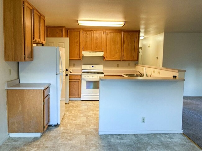 Photo - 2025 Thiel Ave