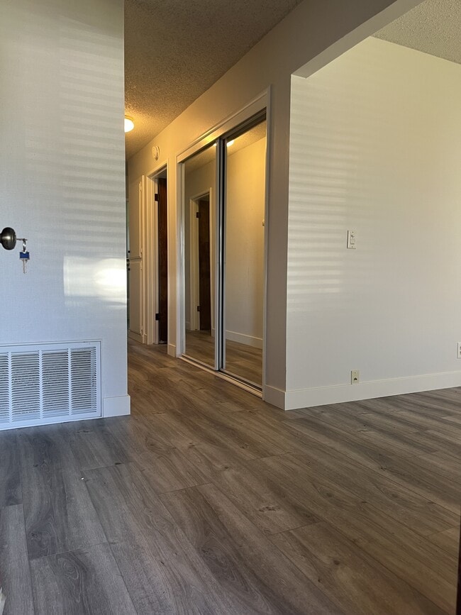 Photo - 1094 Tara Ct