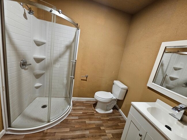 Photo - 4910 Airport Blvd