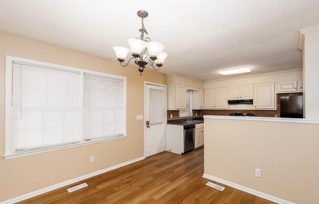 Photo - 2517 Wright Cir