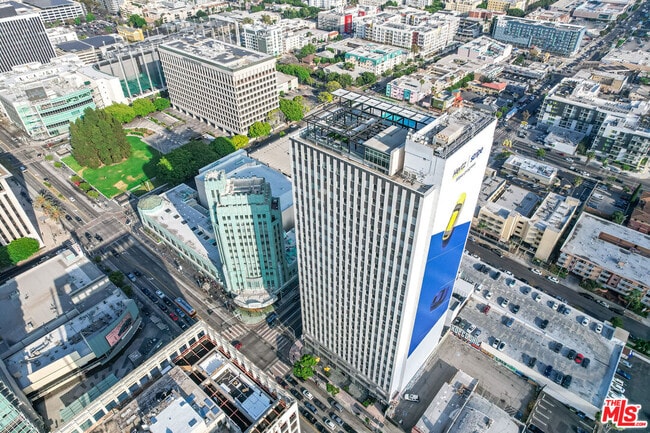Building Photo - 3810 Wilshire Blvd Unit 2003
