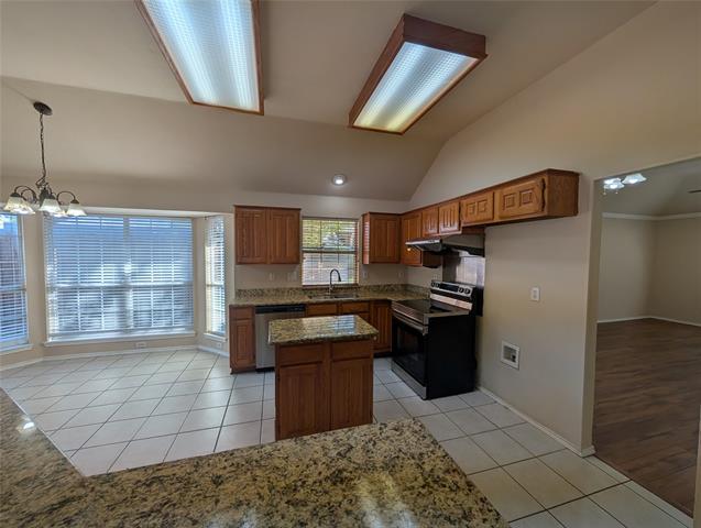 6000 Arlington Dr