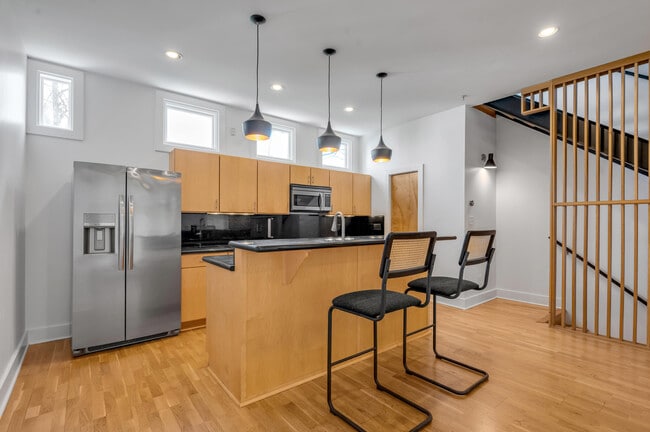 622 W Main St Unit 103