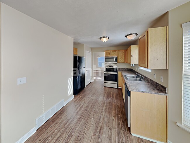 Photo - 7087 N Mohican St