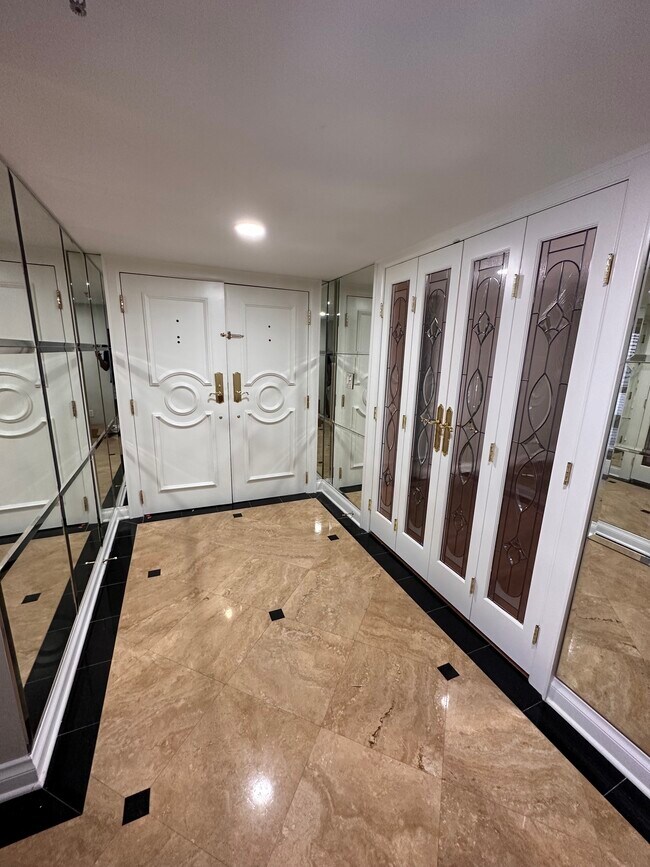 Entrance - 3301 Bayshore Blvd Unidad 407