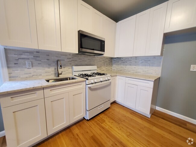 Building Photo - 149 Myrtle Ave Unit 2 Rental