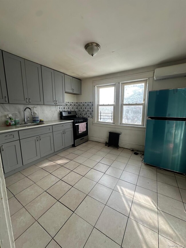 Building Photo - 173 Crary Ave