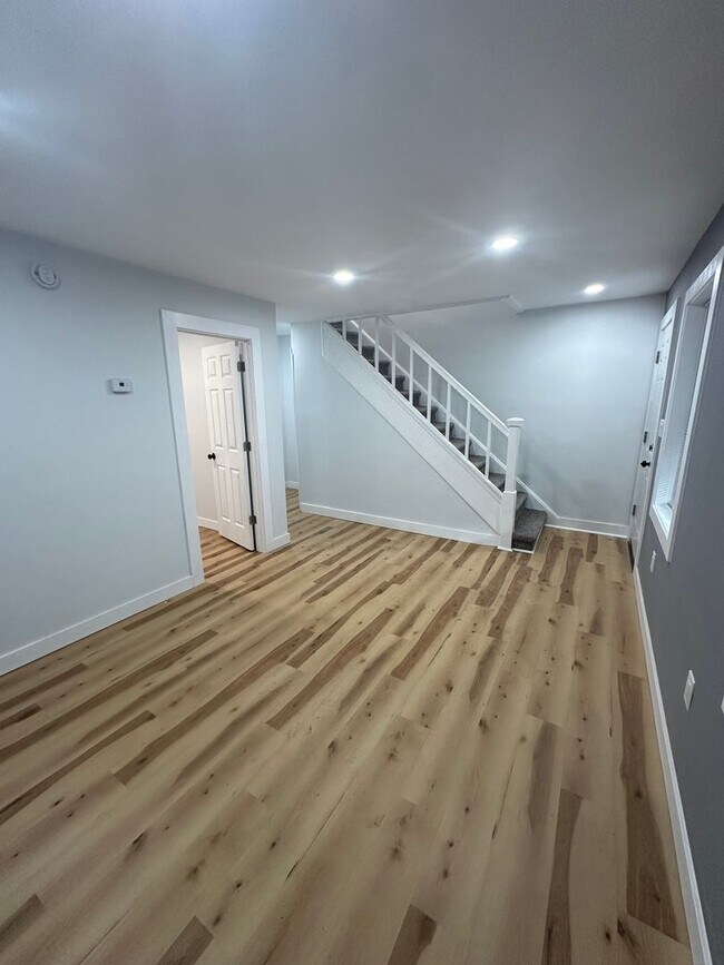 Photo - Beautiful renovated 3 bedroom townhome
