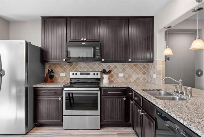 Photo - 19213 Zachary Taylor St