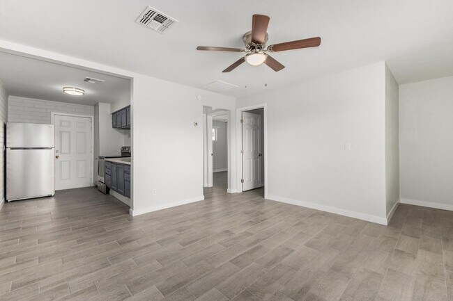 Photo - 1321 N 48th Pl Unit Apt 2