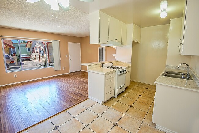 Photo - 1052 Browning Blvd