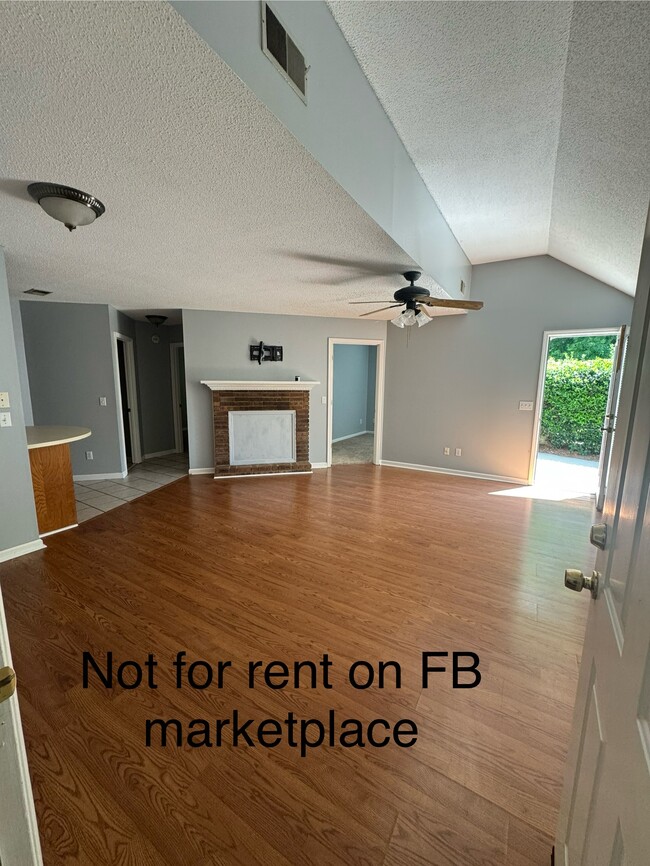 Photo - 160 Willow Creek Blvd