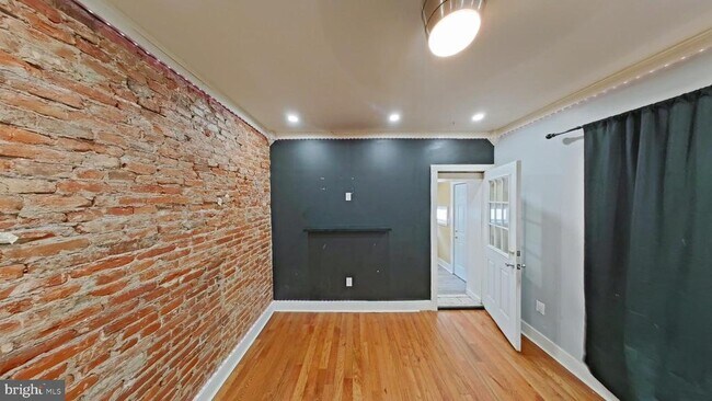 Photo - 126 N 53rd St