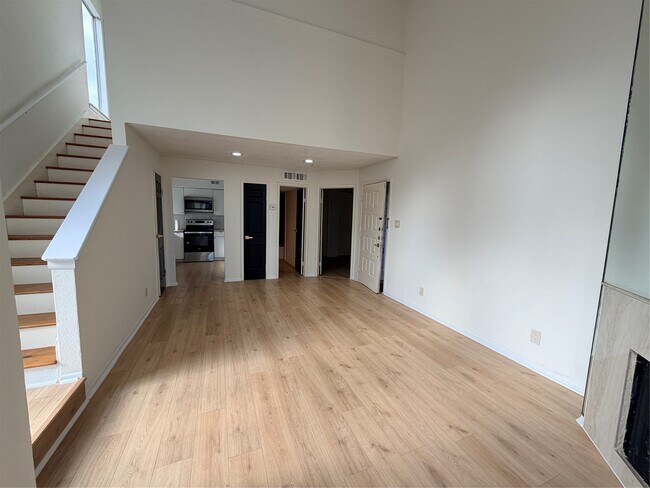 Photo - 10855 Meadowglen Ln Unidad 822