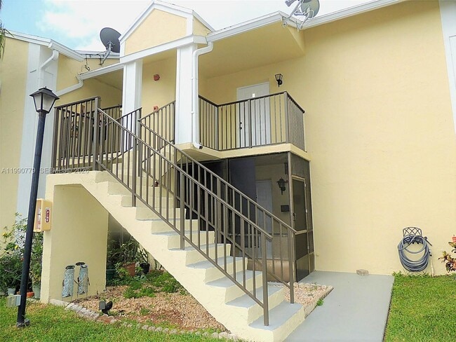 Photo - 1150 N Liberty Ave Unidad 1150H