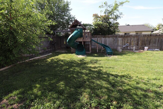 Photo - Available 12/16/25, 4bd/3b Home in Nampa!