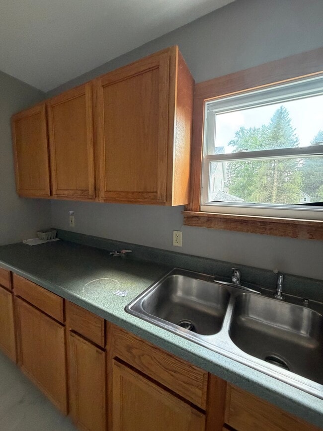 Photo - 11695 Peckham Ave