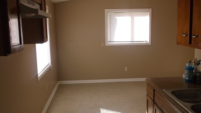 Photo - 673 W Raines Rd