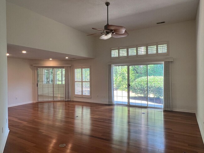 Photo - 20 Purple Martin Ln