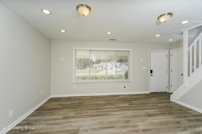 Photo - 9335 Donerail Way