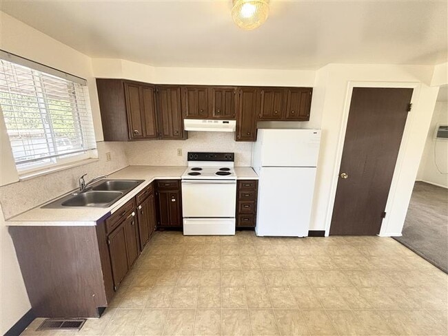 Building Photo - 1127 E 960 S Rental