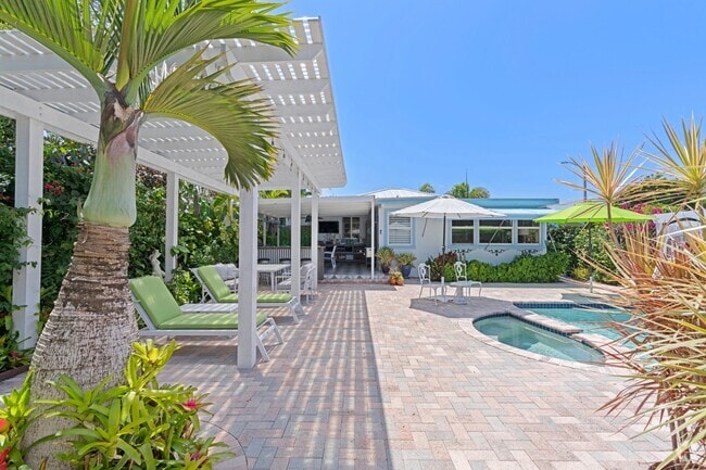 Building Photo - 430 N Ocean Breeze Rental