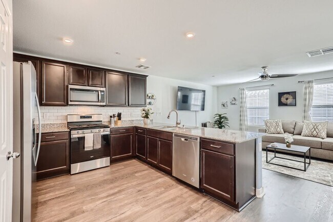 Photo - 4642 Ingleton Cir