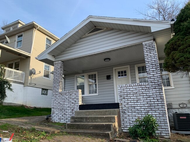 Photo - 526 Holmes Ave