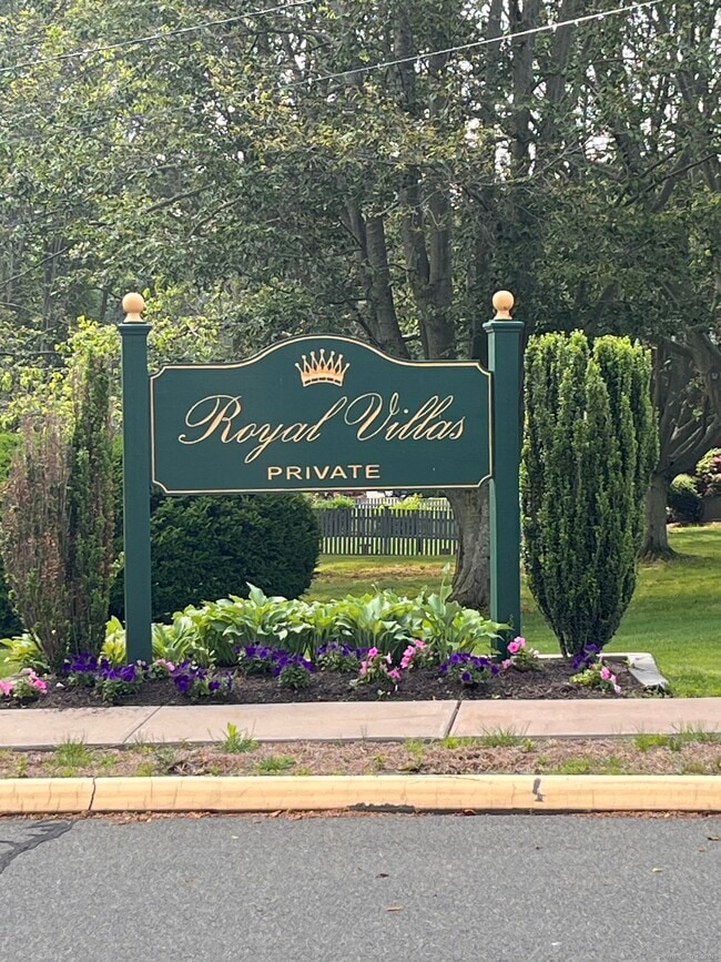 Photo - 142 Hampton Ct Condo Unit 142