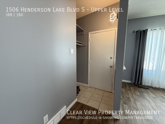Photo - Renovated 3 bedroom, 1 bathroom upper suite with UTILITES INCLUDED! Unit Upper Level