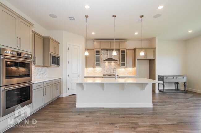 Photo - 607 Gunison Dr