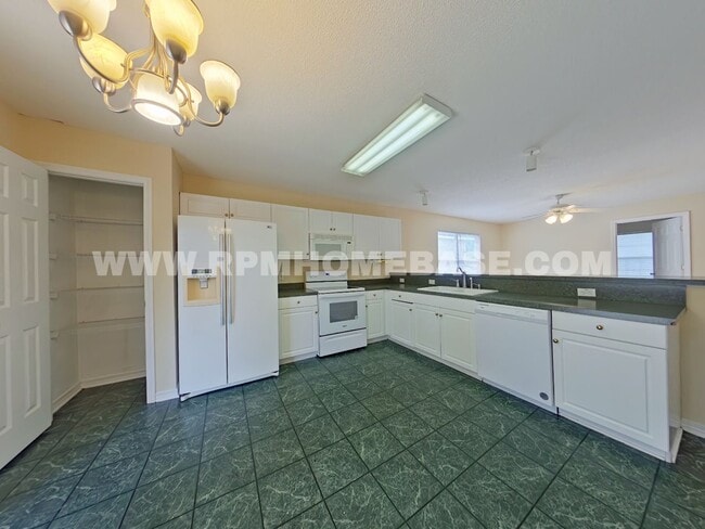 Photo - Charming & Well-Located 3-Bedroom Home in Crestview