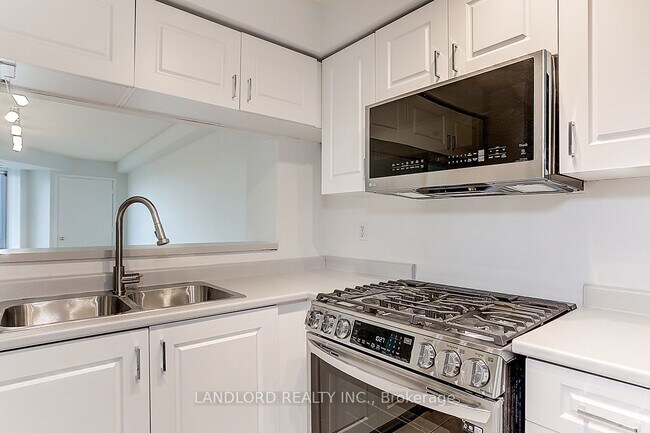 Photo - 190 Manitoba St Unit 811