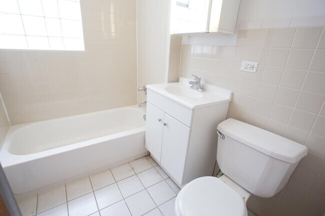 Photo - 5416 S. Woodlawn Avenue
