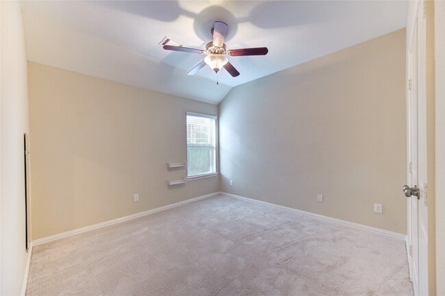Photo - 6519 Point Hollow Ln
