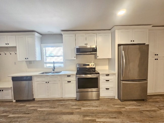 Photo - 513 S La Grange St