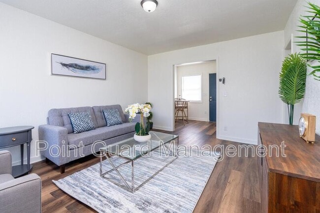 Photo - 830 Sylvan Ln