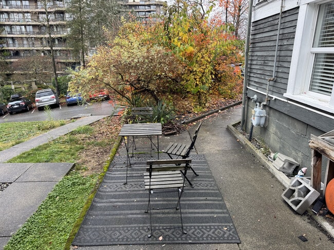 Photo - 306 Esmond Av