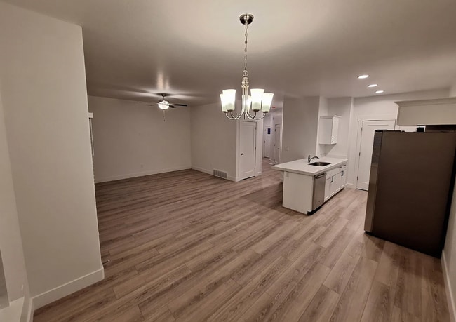 Photo - 4 bedroom/2.5 bathroom Townhome in Eagle M...