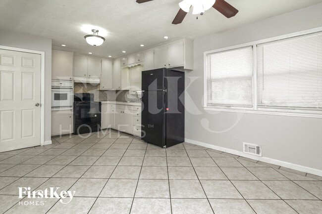 Photo - 6312 E 102nd St